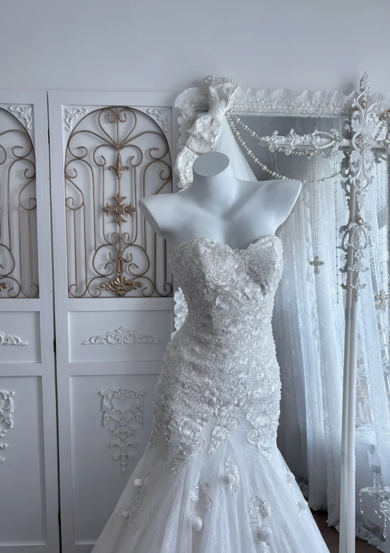 Beautiful Strapless Appliques Wedding Dress Sequins Tulle Mermaid Bridal Dress GG7650