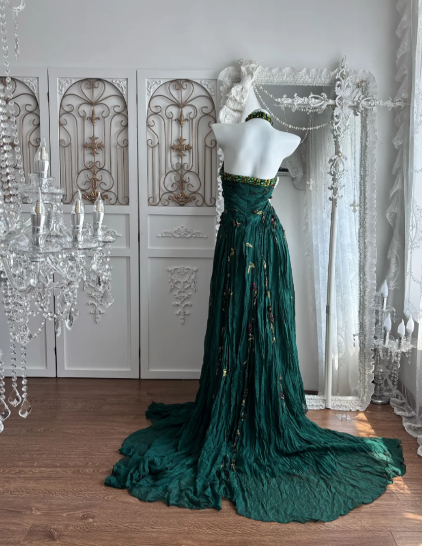 Ornate Halter Neck Green Prom Dress Crystals Embroidery A-Line Evening Dress GG7656