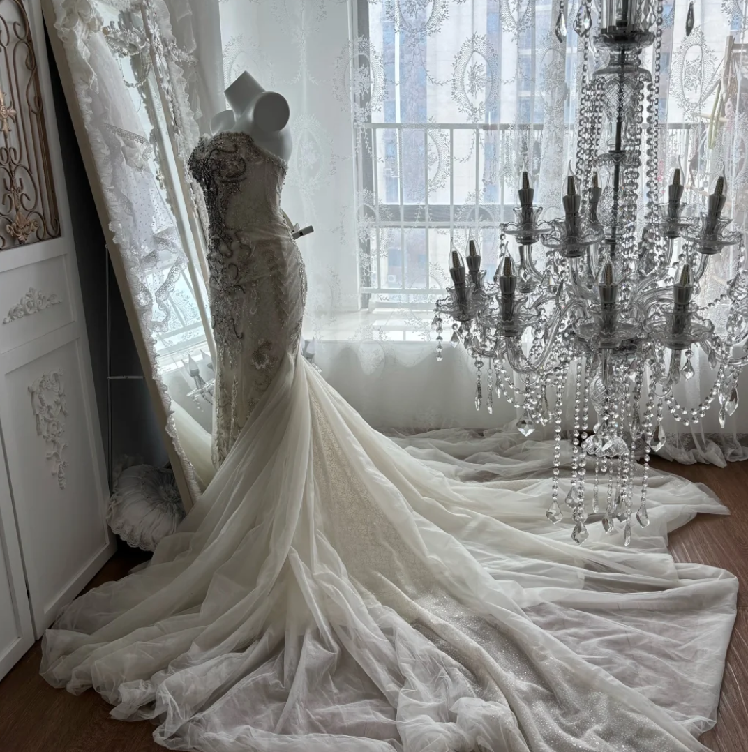 Attractive Strapless Wedding Dress Beading Tulle Mermaid Bridal Dress GG7659