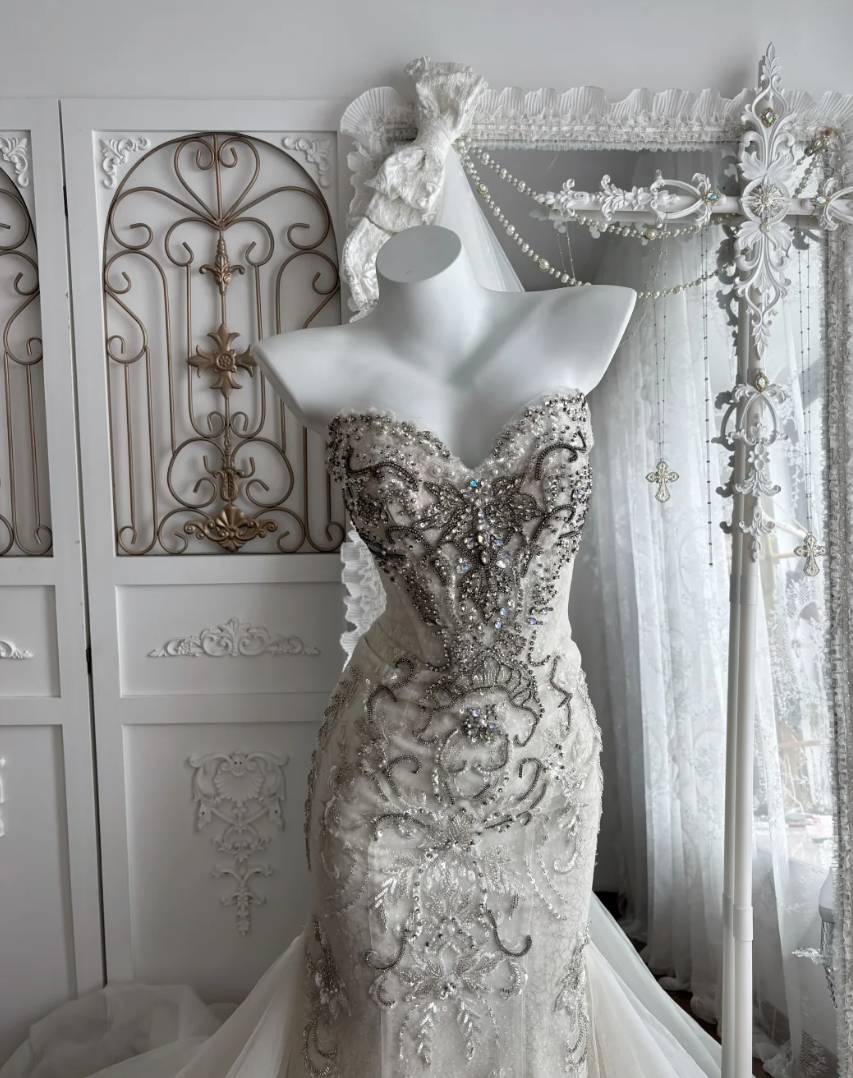 Attractive Strapless Wedding Dress Beading Tulle Mermaid Bridal Dress GG7659