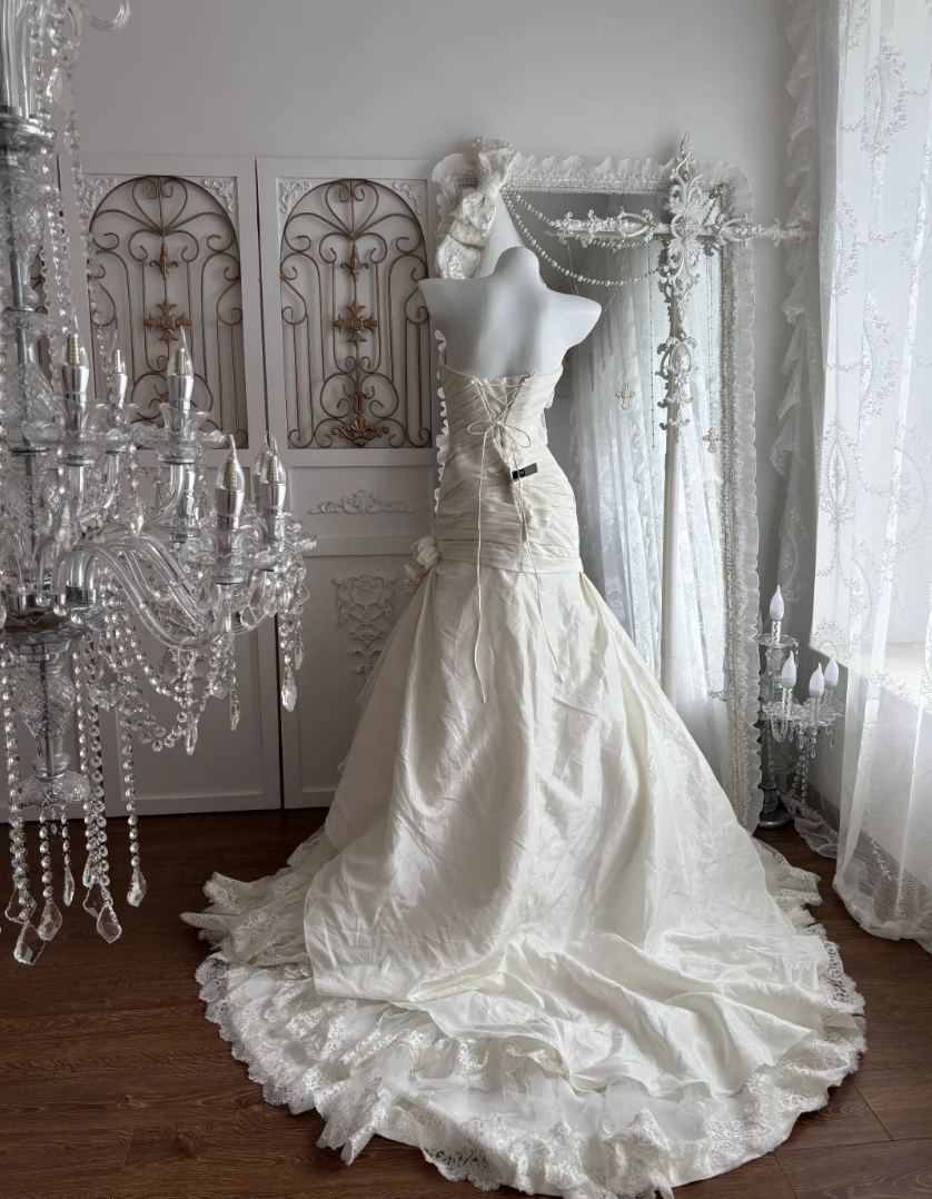 Trendy Strapless Tiered Wedding Dress Applique Sequins Mermaid Bridal Dress GG7660