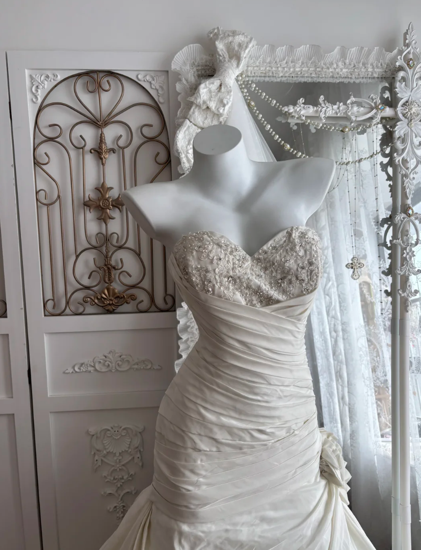 Trendy Strapless Tiered Wedding Dress Applique Sequins Mermaid Bridal Dress GG7660