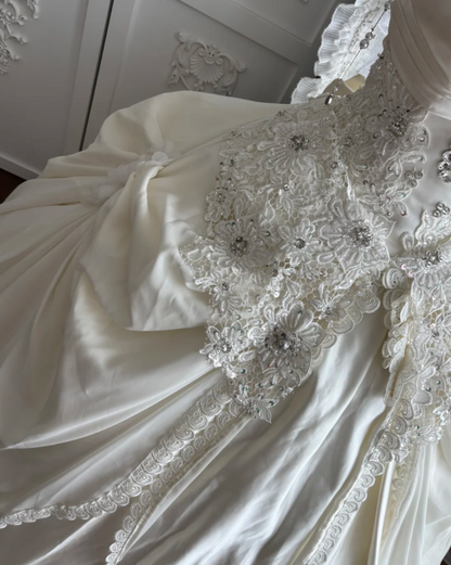 Graceful Strapless Wedding Dress Rhinestones Appliques A-Line Bridal Dress GG7665