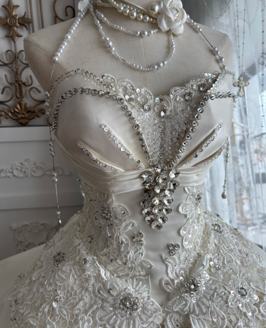 Graceful Strapless Wedding Dress Rhinestones Appliques A-Line Bridal Dress GG7665