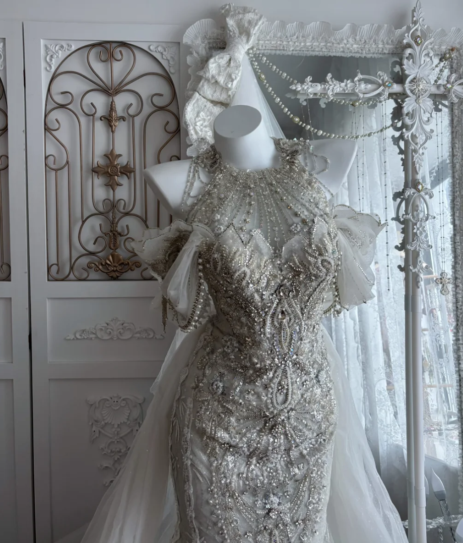 Sparkling Halter Neck Wedding Dress With Train Beading Rhinestones Mermaid Bridal Dress GG7667