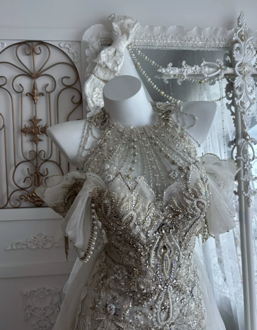 Sparkling Halter Neck Wedding Dress With Train Beading Rhinestones Mermaid Bridal Dress GG7667