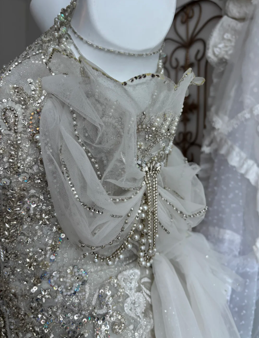 Sparkling Halter Neck Wedding Dress With Train Beading Rhinestones Mermaid Bridal Dress GG7667