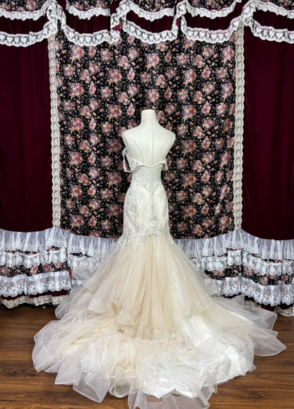 Enchanting Off The Shoulder Wedding Dress Sequins Tulle Mermaid Bridal Dress GG7670