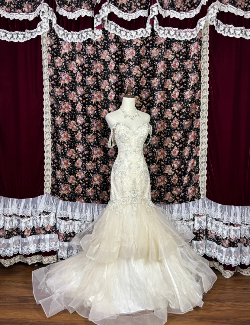 Enchanting Off The Shoulder Wedding Dress Sequins Tulle Mermaid Bridal Dress GG7670