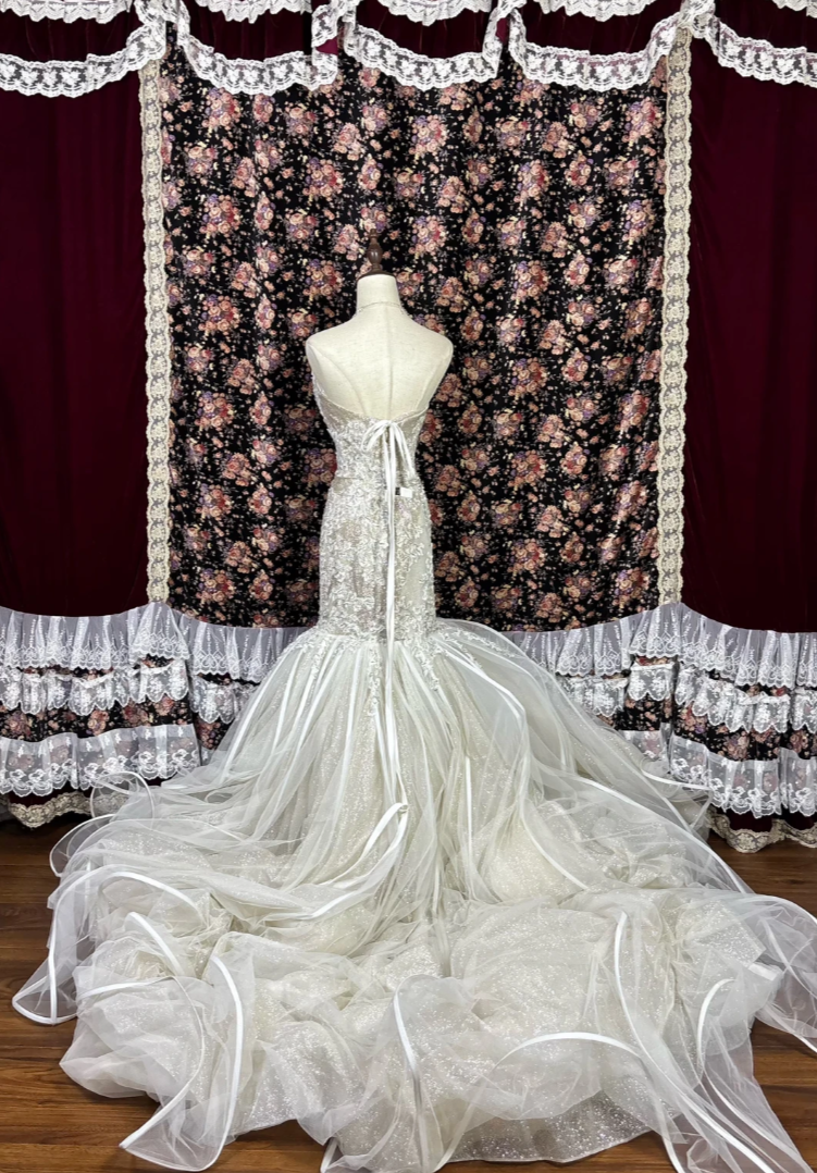Alluring Strapless Beading Wedding Dress Sequins Tulle Mermaid Bridal Dress GG7671