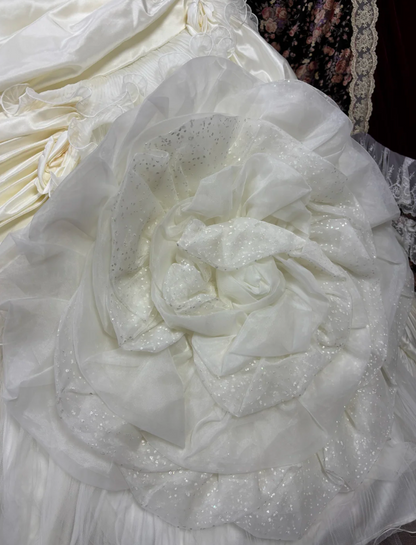 Romantic Strapless Sequins Wedding Dress Handmade Flowers Tiered A-Line Bridal Dress GG7672