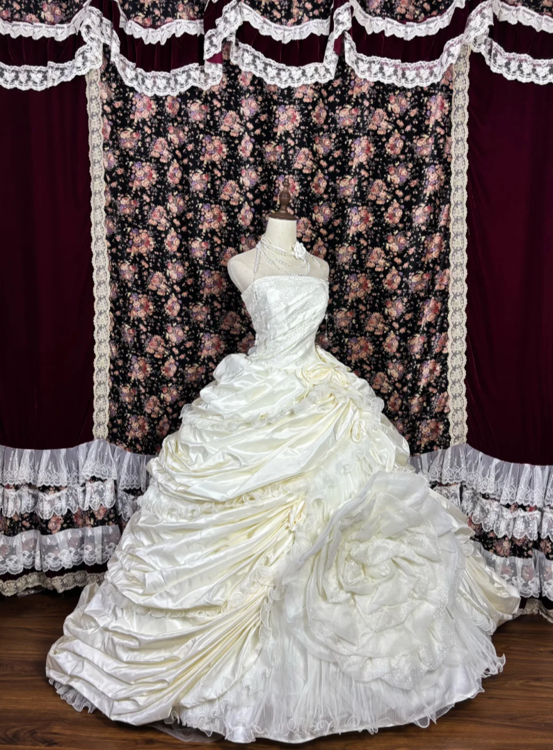 Romantic Strapless Sequins Wedding Dress Handmade Flowers Tiered A-Line Bridal Dress GG7672