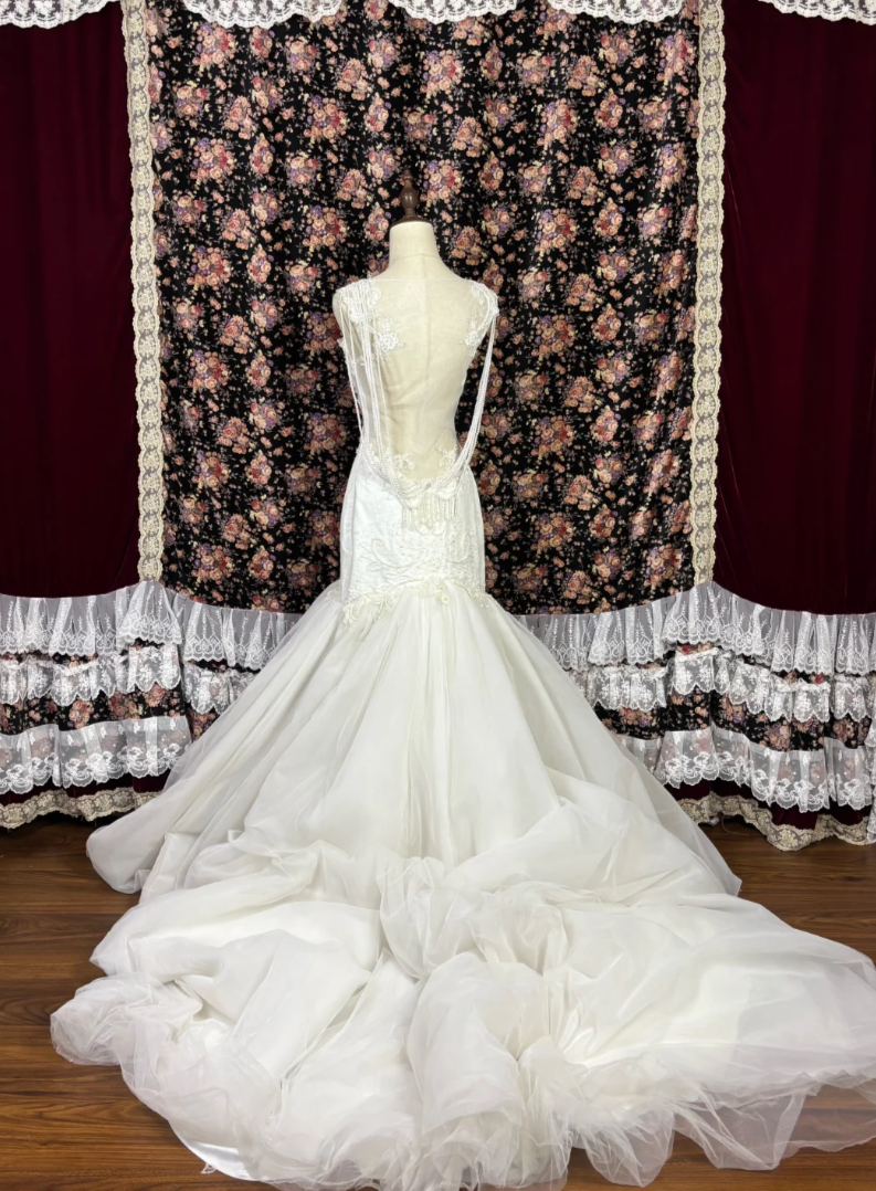 Trendy Square Neck Wedding Dress Appliques Beading Mermaid Bridal Dress GG7674