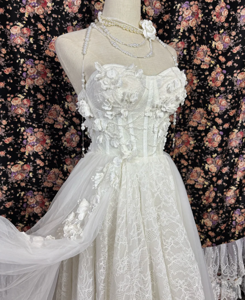 Romantic Strapless Lace Homecoming Dress Appliques Tulle A-Line Birthday Dress GG7676