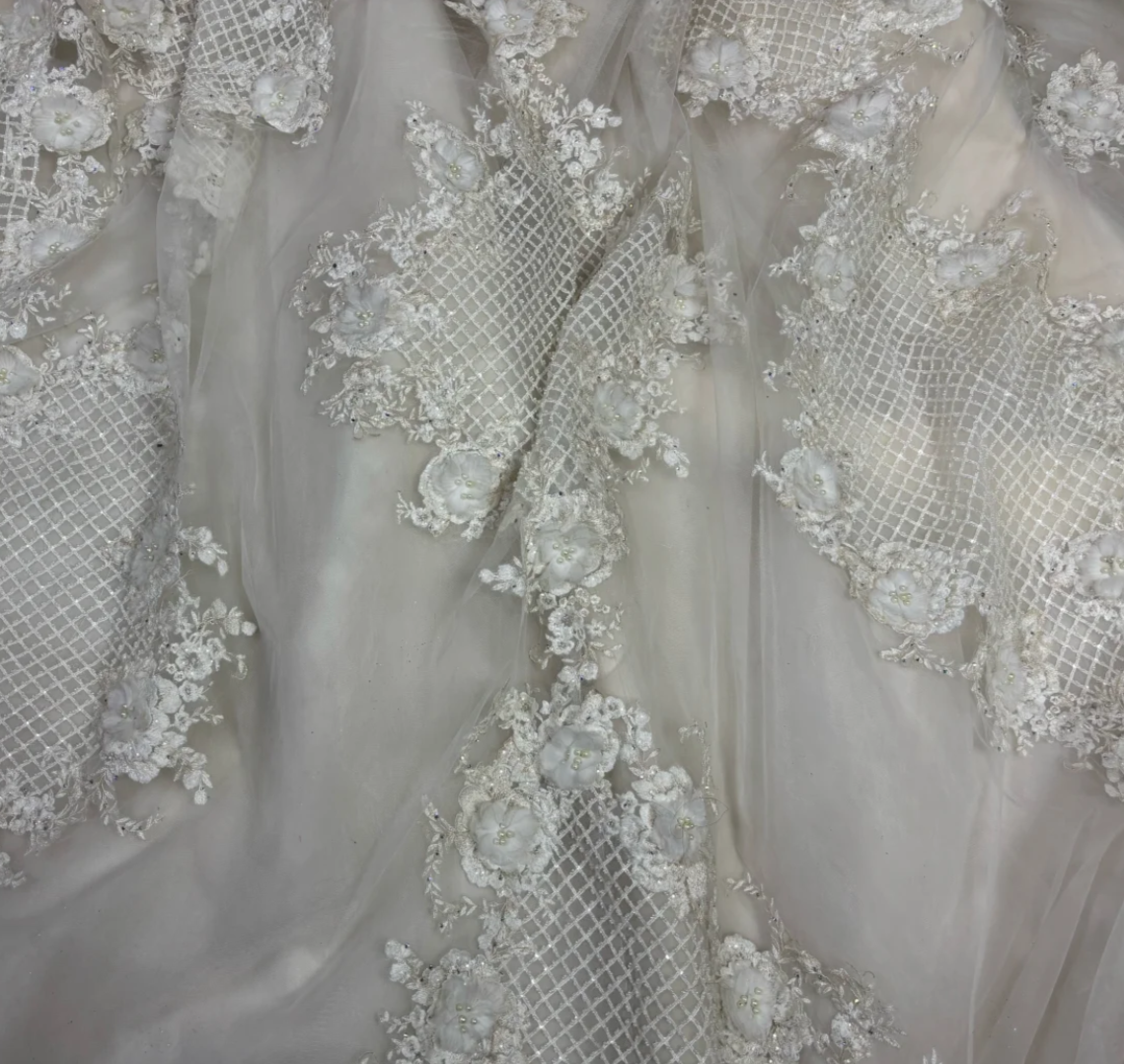Classical Off The Shoulder Wedding Dress Beading Sequins A-Line Bridal Dress GG7677