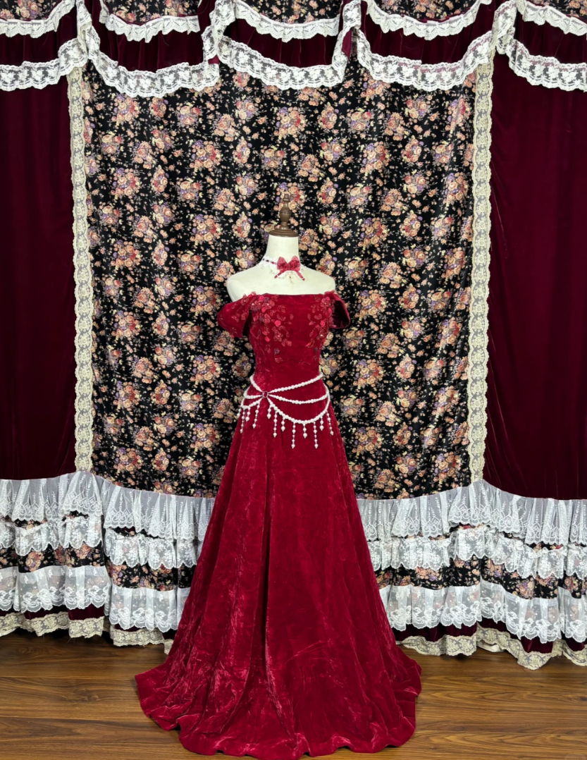 Charming Off The Shoulder Prom Dress Red Appliques Velvet A-Line Evening Dress GG7679