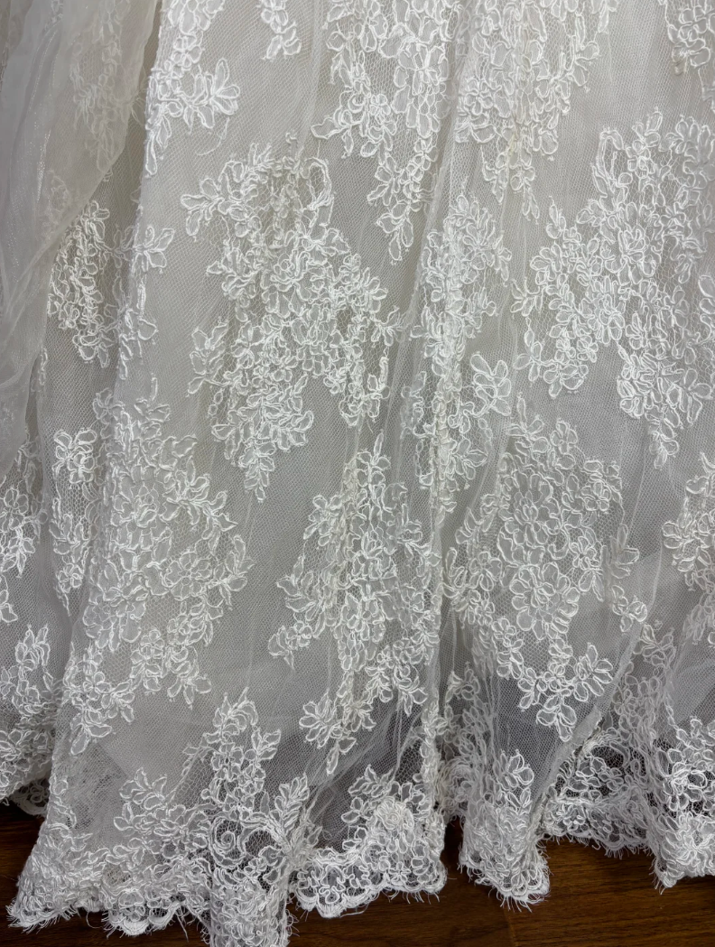 Chic Strapless Wedding Dress Appliques Sequins A-Line Bridal Dress GG7682