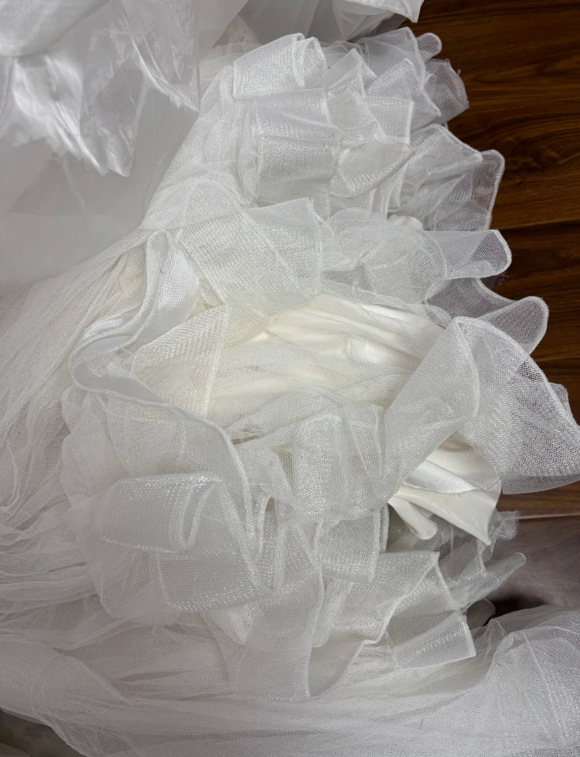 Chic Strapless Wedding Dress Appliques Sequins A-Line Bridal Dress GG7682