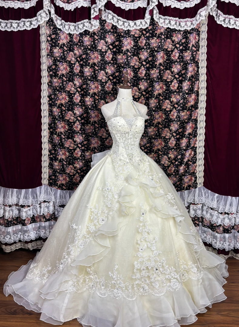 Gorgeous Halter Neck Ruffles Wedding Dress Crystals Appliques A-Line Bridal Dress GG7683
