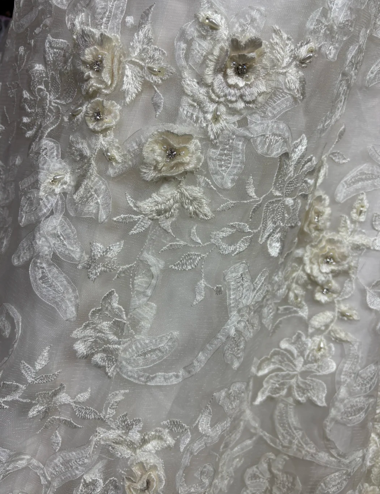 Ornate Strapless Wedding Dress Appliques Mermaid Bridal Dress GG7684
