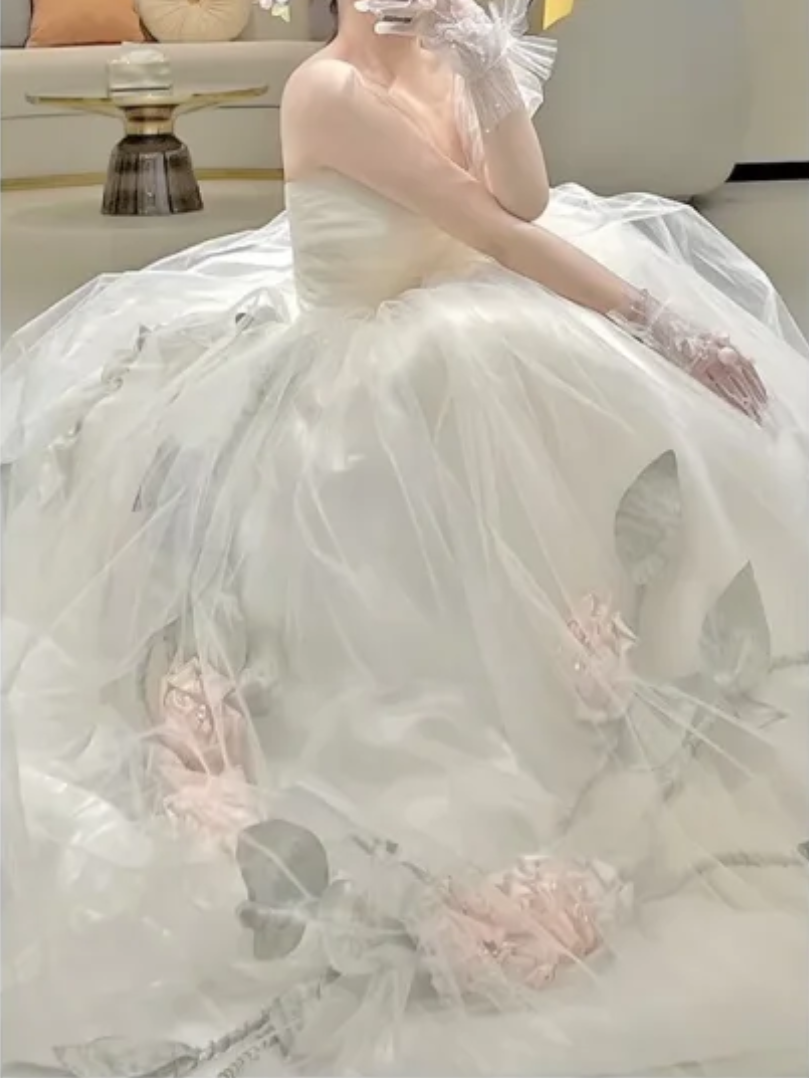 Romantic One Shoulder Wedding Dress Handmade Flowers Tulle A-Line Bridal Dress GG7686