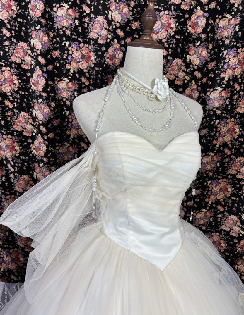 Romantic One Shoulder Wedding Dress Handmade Flowers Tulle A-Line Bridal Dress GG7686