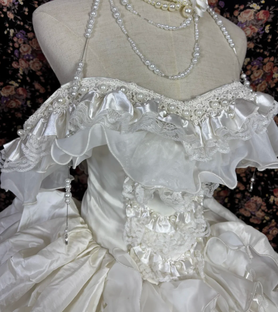 Vintage Off The Shoulder Wedding Dress Pearls Lace Ruffles A-Line Bridal Dress GG7689