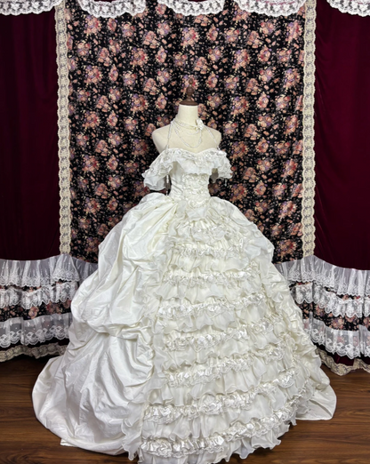 Vintage Off The Shoulder Wedding Dress Pearls Lace Ruffles A-Line Bridal Dress GG7689