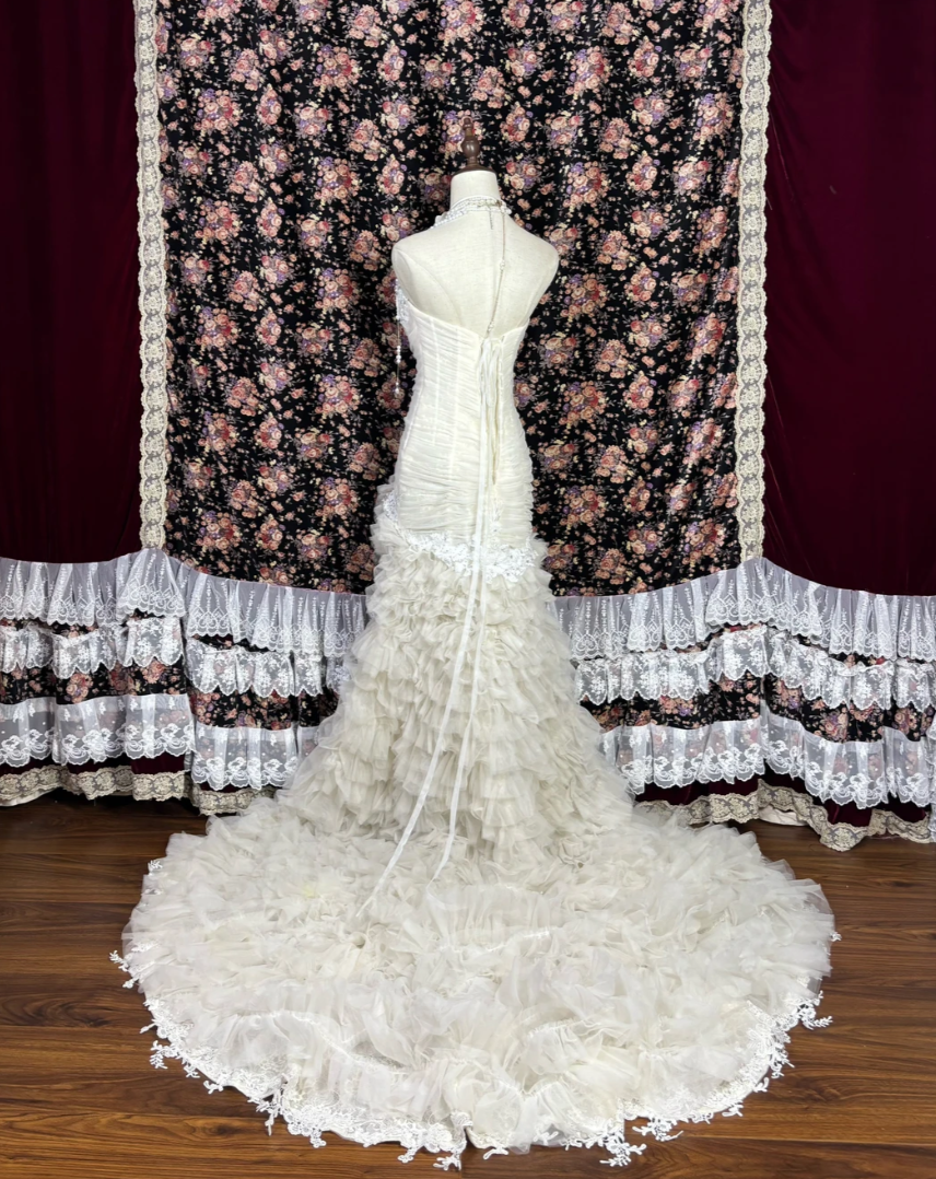 Classical Strapless Tiered Wedding Dress Appliques Slit Mermaid Bridal Dress GG7690