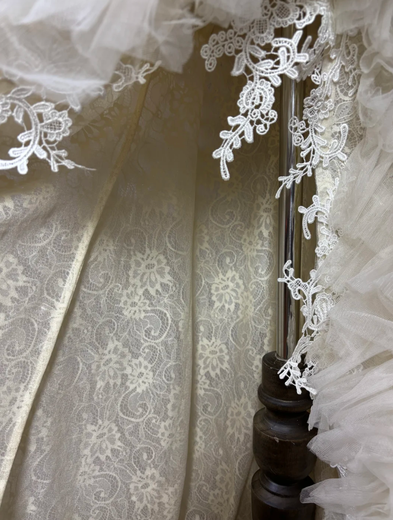 Classical Strapless Tiered Wedding Dress Appliques Slit Mermaid Bridal Dress GG7690