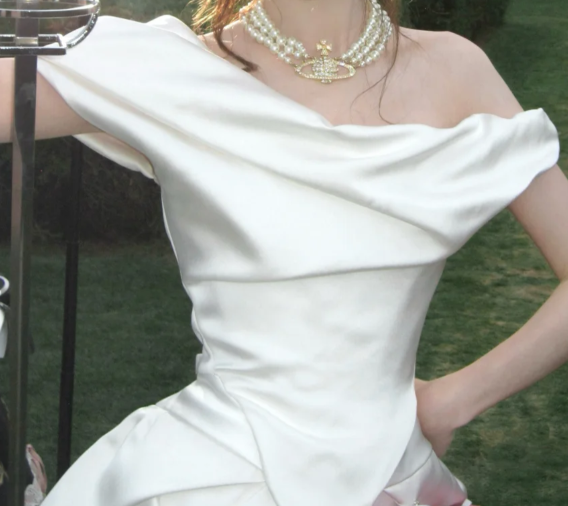 Classical Off-Shoulder Wedding Dress Floral Satin A-Line Bridal Dress GG7706