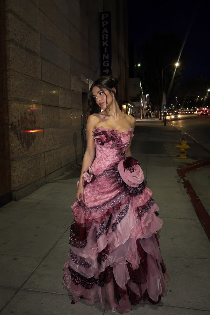 Romantic Strapless Prom Dress Pink Appliques Sequins Tiered A-Line Evening Dress GG7721