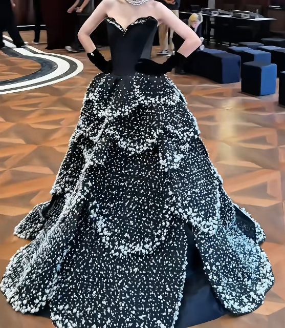 Lovely Strapless Black Prom Dress Beads Tiered A-Line Evening Dress GG7725