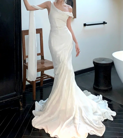Gorgeous One Shoulder Wedding Dress Satin Mermaid Bridal Dress GG7747
