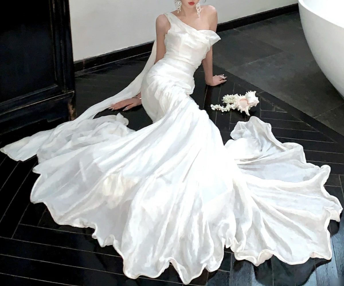 Gorgeous One Shoulder Wedding Dress Satin Mermaid Bridal Dress GG7747