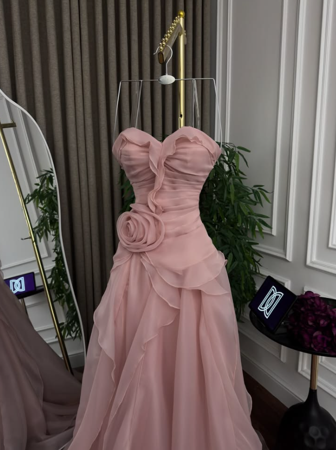 Graceful Strapless Prom Dress Flower Ruffles A-Line Evening Dress GG7767