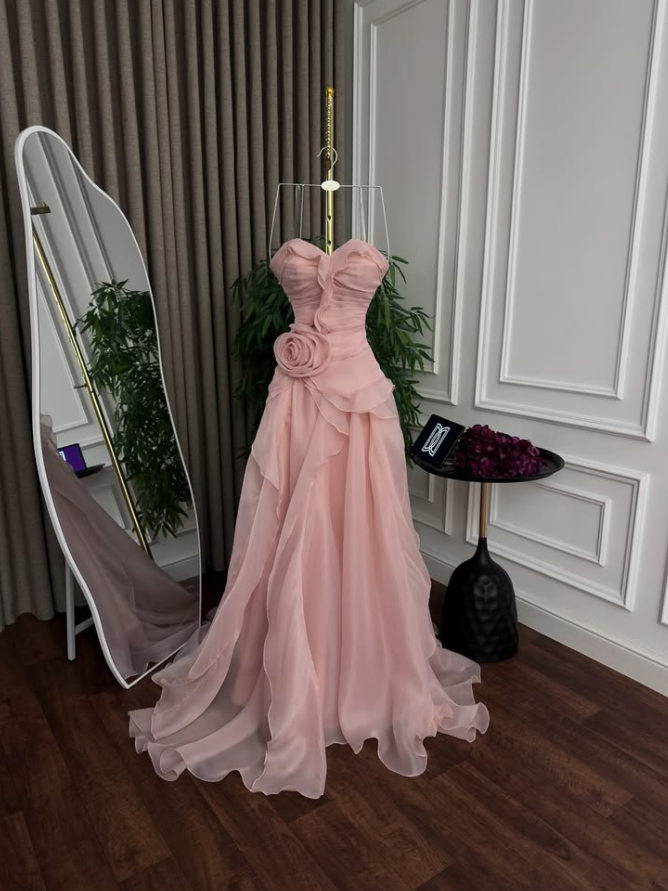 Graceful Strapless Prom Dress Flower Ruffles A-Line Evening Dress GG7767