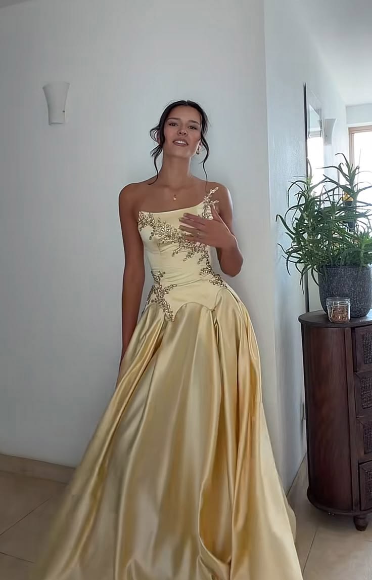 Classical Strapless Sequins Prom Dress Yellow Satin A-Line Evening Dress GG7781