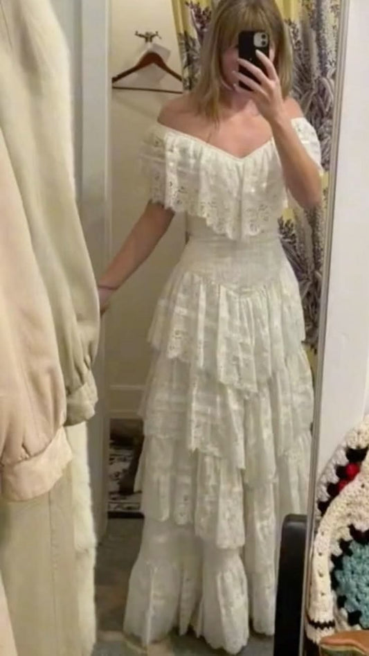Charming Off-Shoulder Wedding Dress Lace Tiered A-Line Bridal Dress GG7785