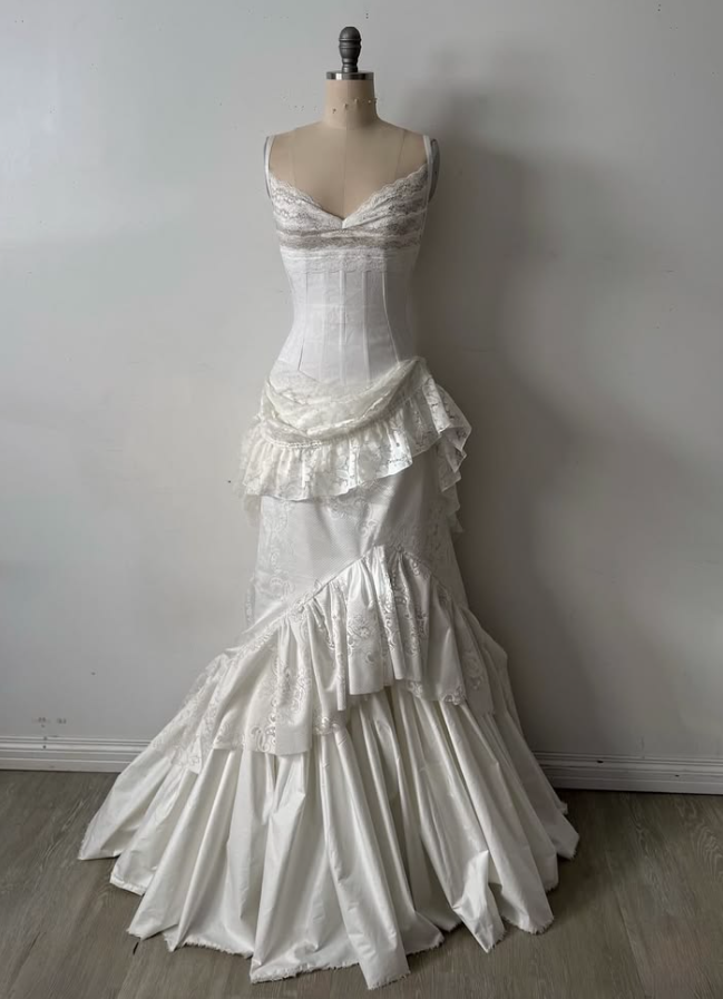 Romantic Spaghetti Straps Wedding Dress Lace Satin Mermaid Bridal Dress GG7787