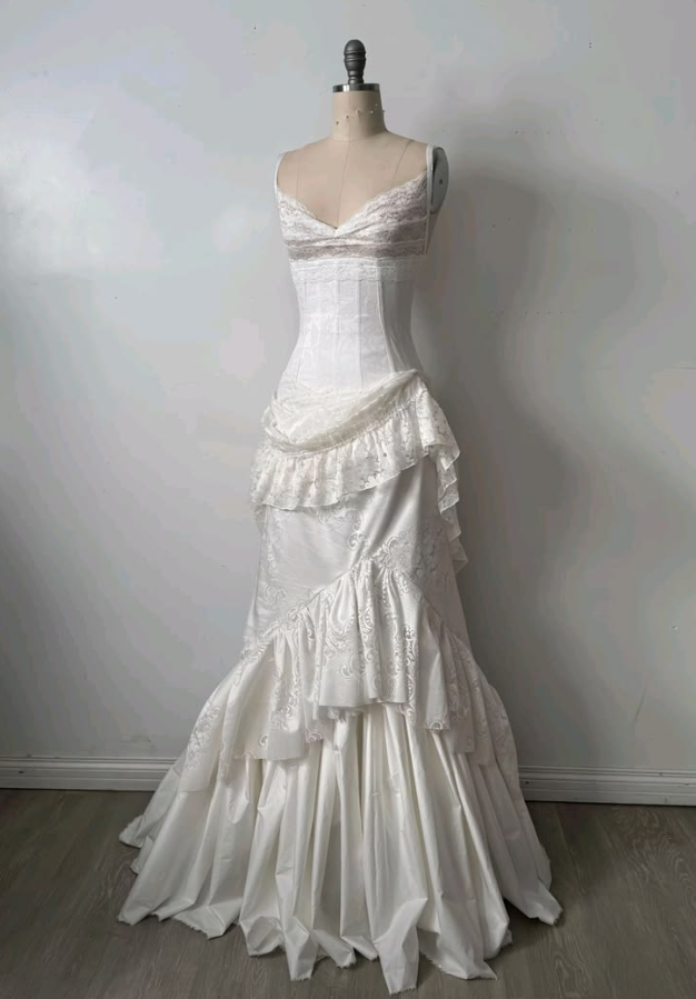 Romantic Spaghetti Straps Wedding Dress Lace Satin Mermaid Bridal Dress GG7787