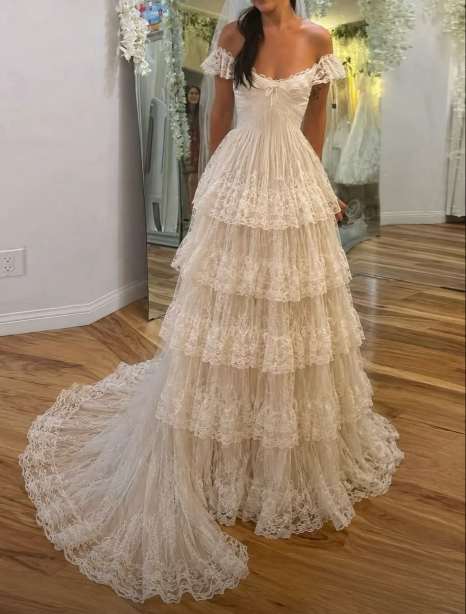 Gorgeous Off The Shoulder Wedding Dress Lace Tiered A-Line Bridal Dress GG7788