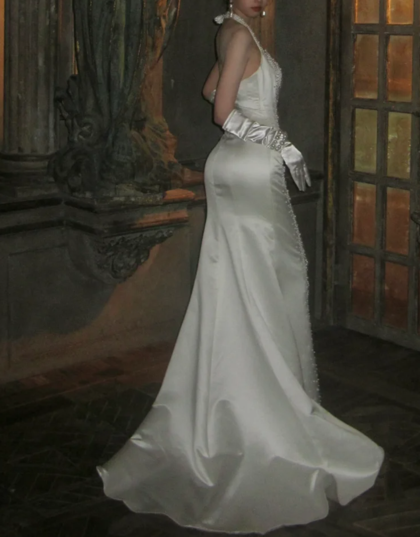 Ornate Halter Neck Satin Prom Dress White Beading Mermaid Evening Dress GG7789