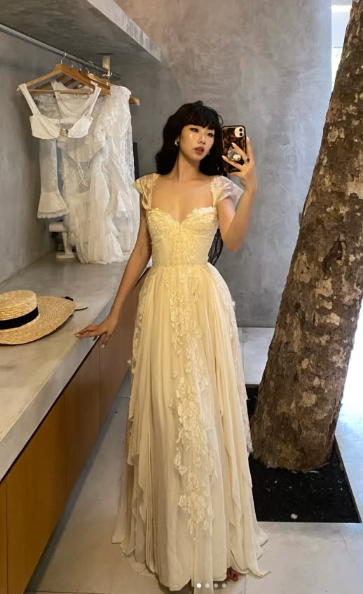 Dreamy Square Neck Prom Dress Appliques Ruffles A-Line Evening Dress GG7792