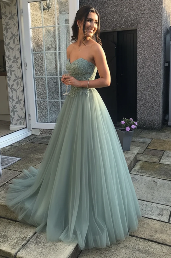 Charming Strapless Prom Dress Appliques Tulle A-Line Evening Dress GG7797