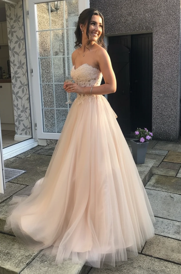 Charming Strapless Prom Dress Appliques Tulle A-Line Evening Dress GG7797