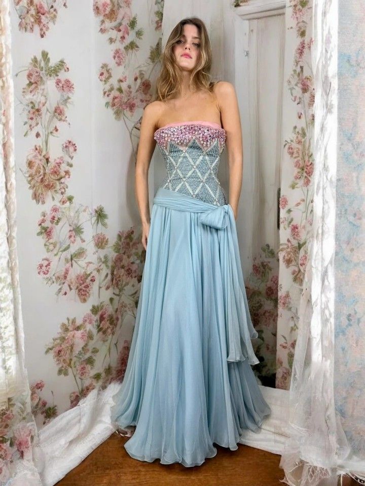 Ethereal Strapless Blue Prom Dress Beading Tulle A-Line Evening Dress GG7802