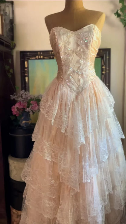 Enchanting Strapless Ivory Prom Dress Sequins Tiered Lace A-Line Evening Dress GG7805