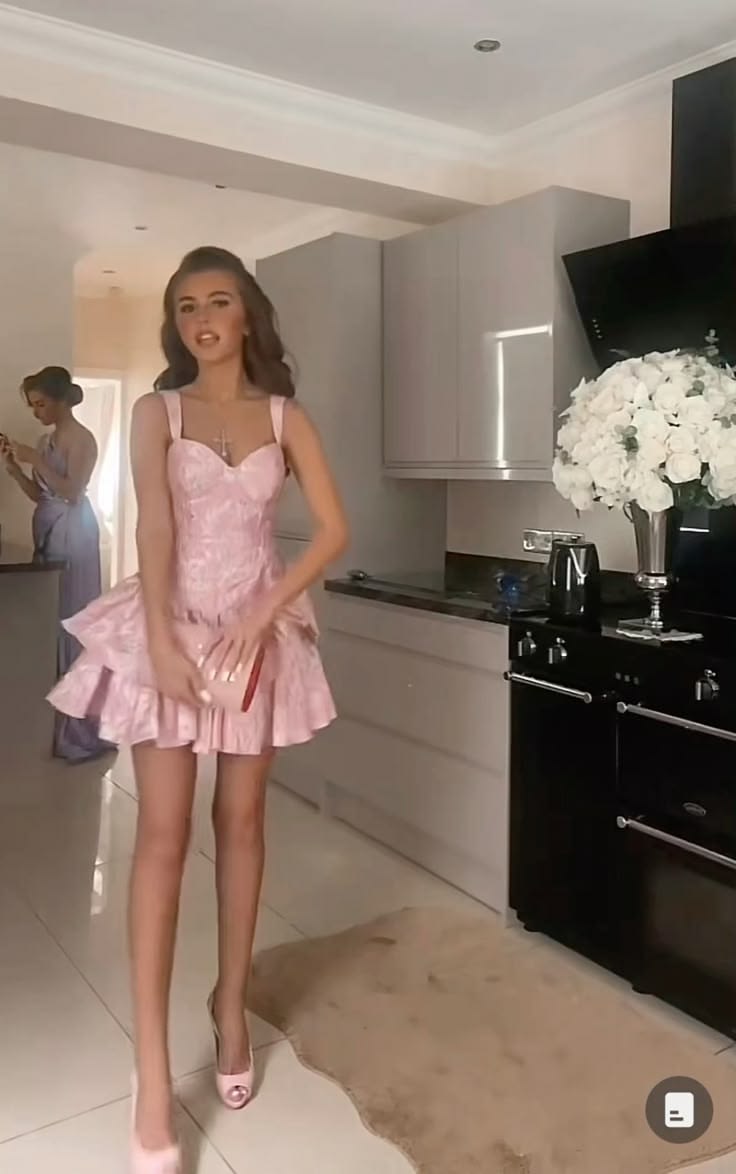 Playful Spaghetti Straps Homecoming Dress Pink Jacquard Tiered A-Line Birthday Dress GG7819