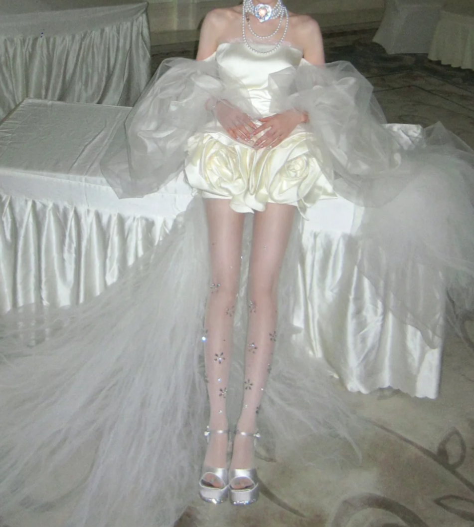 Fascinating Strapless Homecoming Dress White Satin Floral A-Line Birthday Dress GG7849
